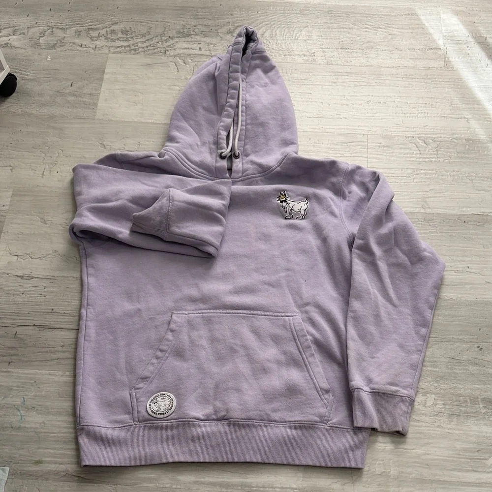 Lilac Embroidered Goat Pullover Hoodie for Women